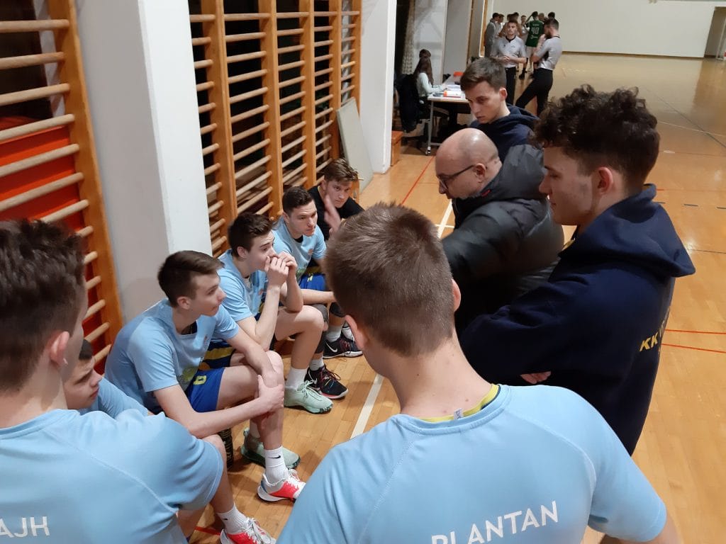 Slika, ki vsebuje besede osebaOpis je samodejno ustvarjen