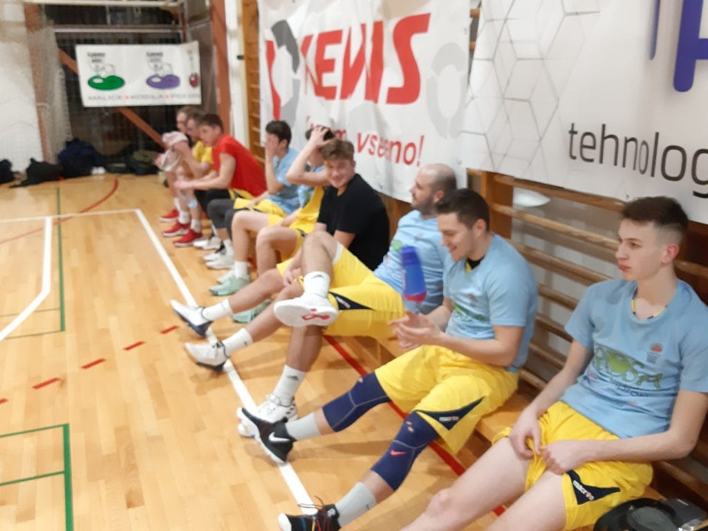 Slika, ki vsebuje besede oseba, šport, atletika, igranjeOpis je samodejno ustvarjen