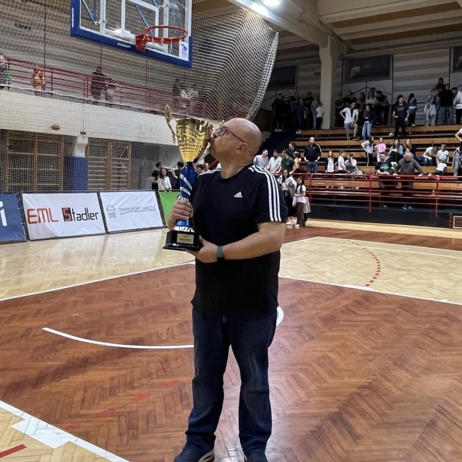 Pokal za 1. mesto v 3. SKL